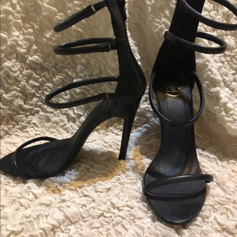MISSGUIDED THREE STRAP HEEL